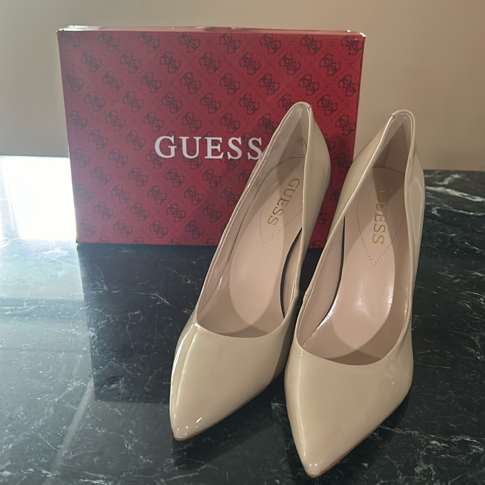 Guess Pumps NIB
